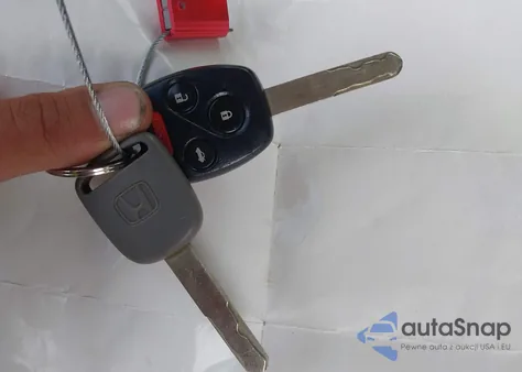 2009 Honda Accord 2.4 Ex from USA, damaged, VIN 1HGCP26719A106135